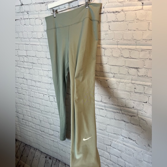 NIKE ONE Leggings - Picture 2 of 5